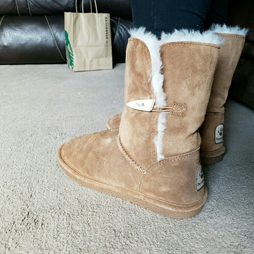 Bearpaw boots size 9
